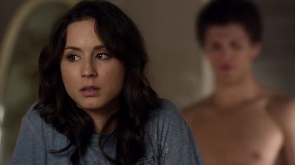 Pretty_Little_Liars_S03E01_BluRay_Rip_720p_Dual_Audio_WWW_TORRENTDOSFILMES_COM_1293.jpg