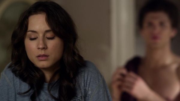 Pretty_Little_Liars_S03E01_BluRay_Rip_720p_Dual_Audio_WWW_TORRENTDOSFILMES_COM_1297.jpg