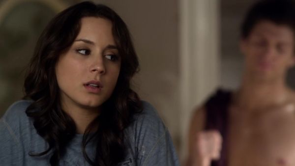 Pretty_Little_Liars_S03E01_BluRay_Rip_720p_Dual_Audio_WWW_TORRENTDOSFILMES_COM_1301.jpg