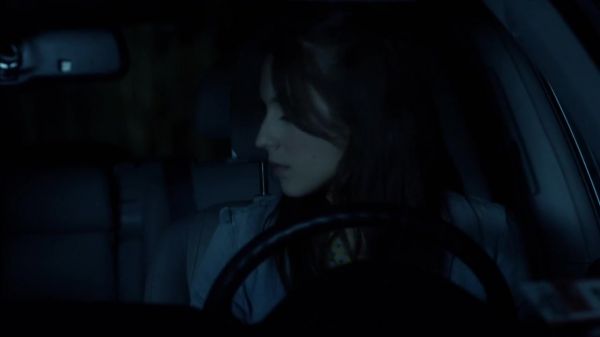 Pretty_Little_Liars_S03E01_BluRay_Rip_720p_Dual_Audio_WWW_TORRENTDOSFILMES_COM_1774.jpg