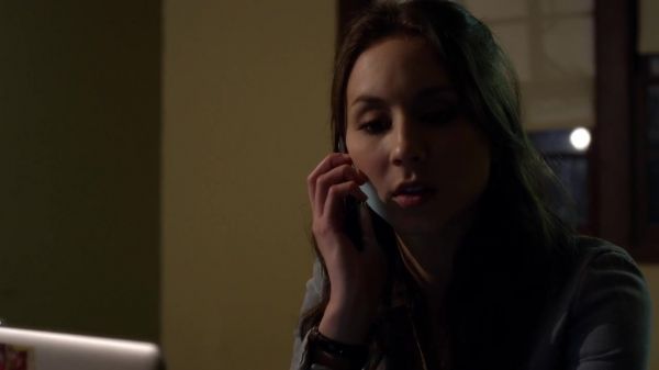 Pretty_Little_Liars_S03E01_BluRay_Rip_720p_Dual_Audio_WWW_TORRENTDOSFILMES_COM_2009.jpg