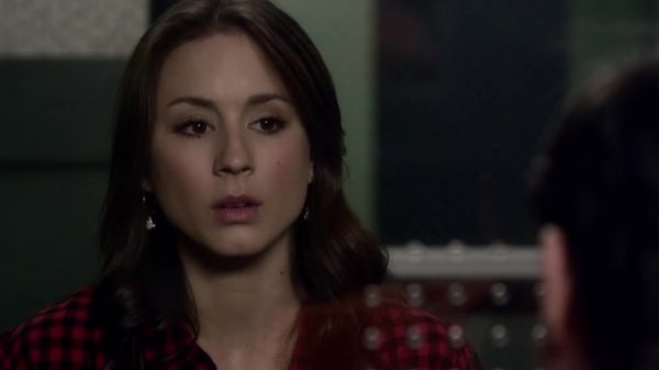 Pretty_Little_Liars_S03E01_BluRay_Rip_720p_Dual_Audio_WWW_TORRENTDOSFILMES_COM_2232.jpg