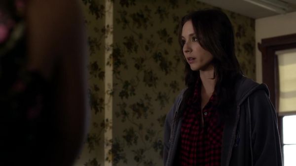 Pretty_Little_Liars_S03E01_BluRay_Rip_720p_Dual_Audio_WWW_TORRENTDOSFILMES_COM_2491.jpg