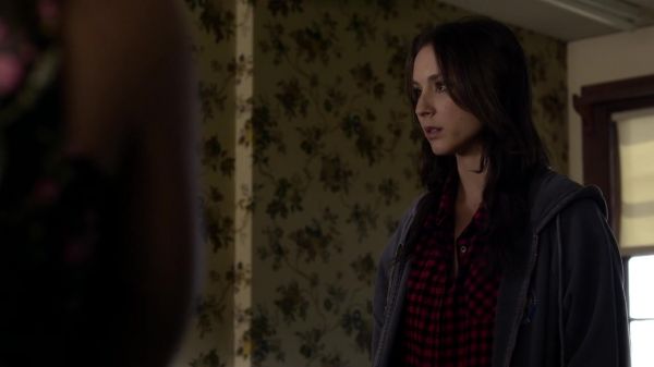 Pretty_Little_Liars_S03E01_BluRay_Rip_720p_Dual_Audio_WWW_TORRENTDOSFILMES_COM_2492.jpg