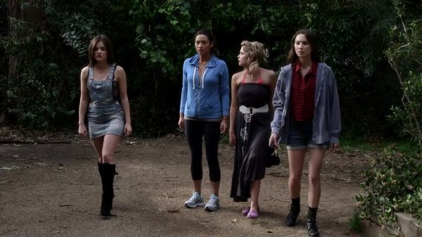 Pretty_Little_Liars_S03E01_BluRay_Rip_720p_Dual_Audio_WWW_TORRENTDOSFILMES_COM_2540.jpg