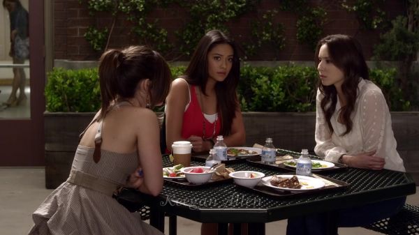 Pretty_Little_Liars_S03E02_BluRay_Rip_720p_Dual_Audio_WWW_TORRENTDOSFILMES_COM_0329.jpg