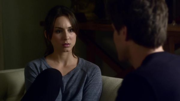 Pretty_Little_Liars_S03E02_BluRay_Rip_720p_Dual_Audio_WWW_TORRENTDOSFILMES_COM_0894.jpg