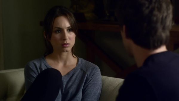 Pretty_Little_Liars_S03E02_BluRay_Rip_720p_Dual_Audio_WWW_TORRENTDOSFILMES_COM_0896.jpg