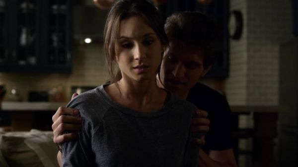 Pretty_Little_Liars_S03E02_BluRay_Rip_720p_Dual_Audio_WWW_TORRENTDOSFILMES_COM_0923.jpg