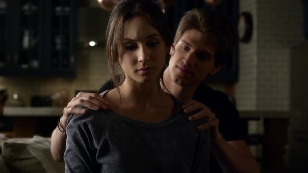 Pretty_Little_Liars_S03E02_BluRay_Rip_720p_Dual_Audio_WWW_TORRENTDOSFILMES_COM_0925.jpg