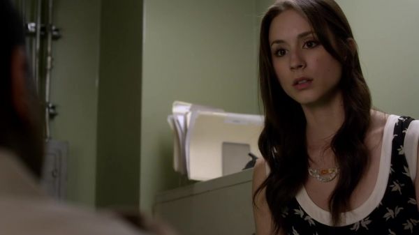 Pretty_Little_Liars_S03E02_BluRay_Rip_720p_Dual_Audio_WWW_TORRENTDOSFILMES_COM_2048.jpg