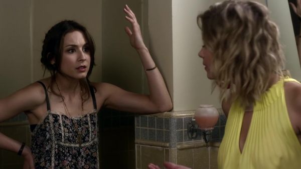 Pretty_Little_Liars_S03E02_BluRay_Rip_720p_Dual_Audio_WWW_TORRENTDOSFILMES_COM_2457.jpg
