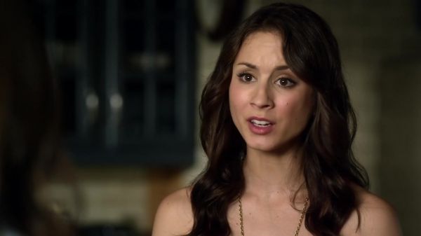 Pretty_Little_Liars_S03E03_BluRay_Rip_720p_Dual_Audio_WWW_TORRENTDOSFILMES_COM_0830.jpg