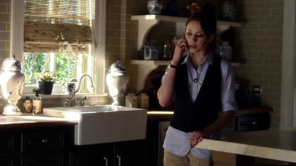 Pretty_Little_Liars_S03E03_BluRay_Rip_720p_Dual_Audio_WWW_TORRENTDOSFILMES_COM_1832.jpg