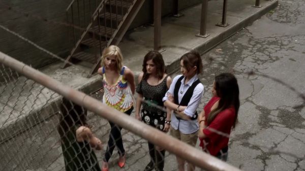 Pretty_Little_Liars_S03E03_BluRay_Rip_720p_Dual_Audio_WWW_TORRENTDOSFILMES_COM_2226.jpg