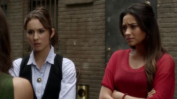 Pretty_Little_Liars_S03E03_BluRay_Rip_720p_Dual_Audio_WWW_TORRENTDOSFILMES_COM_2240.jpg