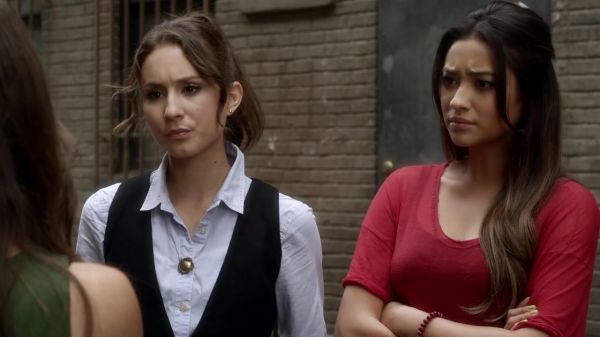 Pretty_Little_Liars_S03E03_BluRay_Rip_720p_Dual_Audio_WWW_TORRENTDOSFILMES_COM_2261.jpg