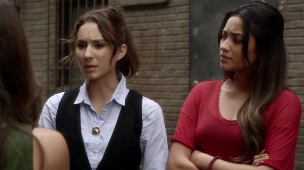 Pretty_Little_Liars_S03E03_BluRay_Rip_720p_Dual_Audio_WWW_TORRENTDOSFILMES_COM_2271.jpg