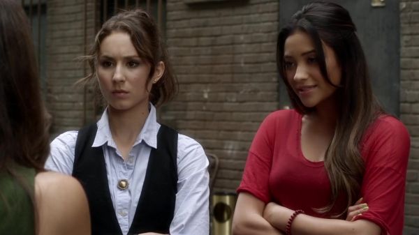 Pretty_Little_Liars_S03E03_BluRay_Rip_720p_Dual_Audio_WWW_TORRENTDOSFILMES_COM_2319.jpg