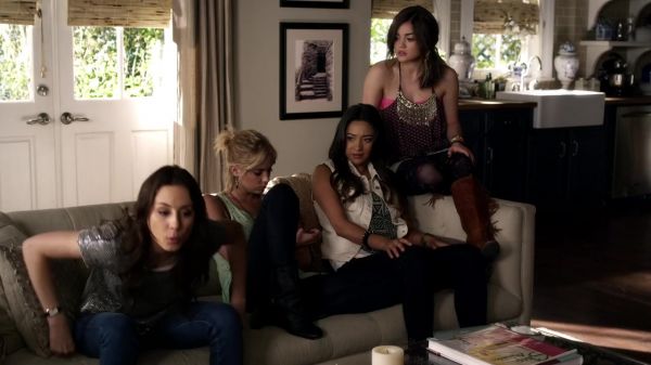 Pretty_Little_Liars_S03E04_BluRay_Rip_720p_Dual_Audio_WWW_TORRENTDOSFILMES_COM_1168.jpg