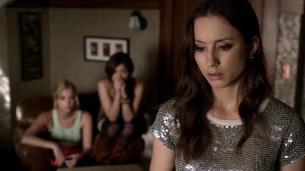 Pretty_Little_Liars_S03E04_BluRay_Rip_720p_Dual_Audio_WWW_TORRENTDOSFILMES_COM_1641.jpg