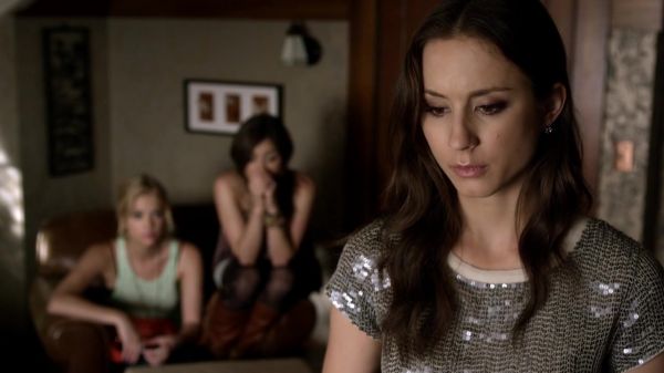 Pretty_Little_Liars_S03E04_BluRay_Rip_720p_Dual_Audio_WWW_TORRENTDOSFILMES_COM_1642.jpg