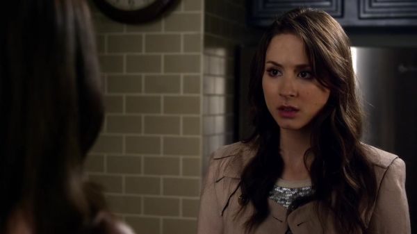 Pretty_Little_Liars_S03E04_BluRay_Rip_720p_Dual_Audio_WWW_TORRENTDOSFILMES_COM_1695.jpg