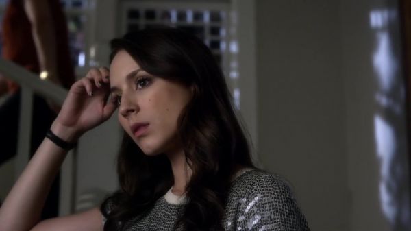 Pretty_Little_Liars_S03E04_BluRay_Rip_720p_Dual_Audio_WWW_TORRENTDOSFILMES_COM_1969.jpg