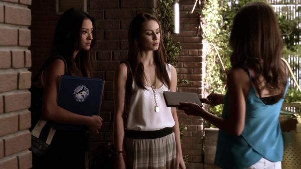 Pretty_Little_Liars_S03E05_BluRay_Rip_720p_Dual_Audio_WWW_TORRENTDOSFILMES_COM_0545.jpg