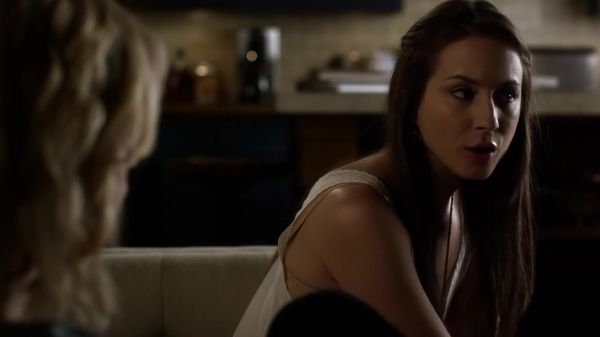 Pretty_Little_Liars_S03E05_BluRay_Rip_720p_Dual_Audio_WWW_TORRENTDOSFILMES_COM_1021.jpg