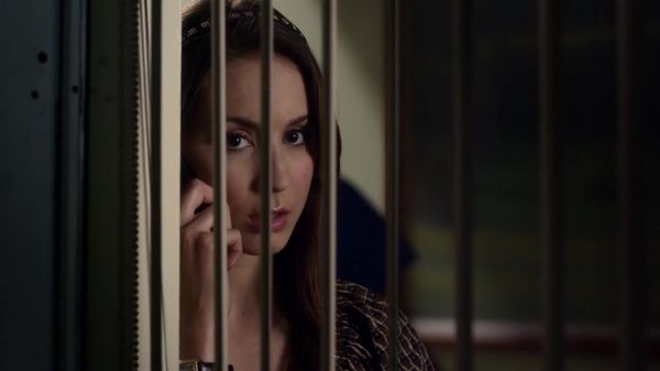 Pretty_Little_Liars_S03E05_BluRay_Rip_720p_Dual_Audio_WWW_TORRENTDOSFILMES_COM_1301.jpg