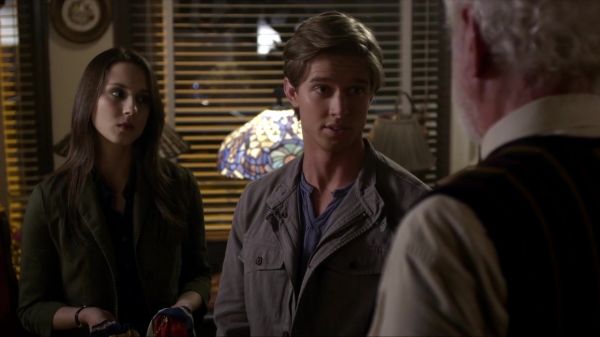 Pretty_Little_Liars_S03E06_BluRay_Rip_720p_Dual_Audio_WWW_TORRENTDOSFILMES_COM_1619.jpg