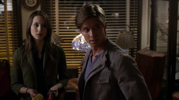 Pretty_Little_Liars_S03E06_BluRay_Rip_720p_Dual_Audio_WWW_TORRENTDOSFILMES_COM_1630.jpg