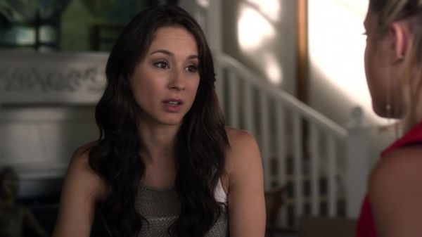 Pretty_Little_Liars_S03E08_BluRay_Rip_720p_Dual_Audio_WWW_TORRENTDOSFILMES_COM_0530.jpg