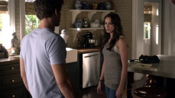 Pretty_Little_Liars_S03E08_BluRay_Rip_720p_Dual_Audio_WWW_TORRENTDOSFILMES_COM_0571.jpg
