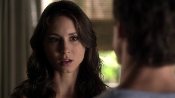 Pretty_Little_Liars_S03E08_BluRay_Rip_720p_Dual_Audio_WWW_TORRENTDOSFILMES_COM_0615.jpg
