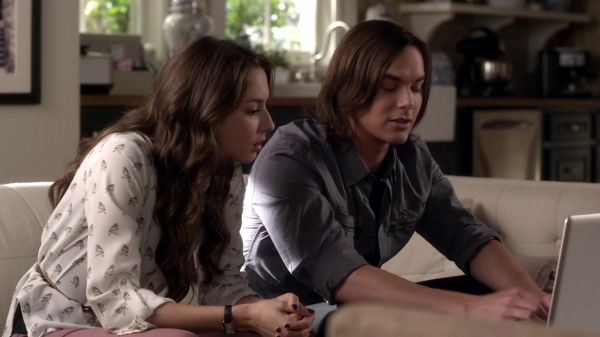 Pretty_Little_Liars_S03E08_BluRay_Rip_720p_Dual_Audio_WWW_TORRENTDOSFILMES_COM_1431.jpg