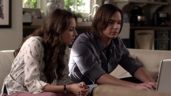 Pretty_Little_Liars_S03E08_BluRay_Rip_720p_Dual_Audio_WWW_TORRENTDOSFILMES_COM_1433.jpg