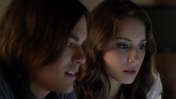 Pretty_Little_Liars_S03E08_BluRay_Rip_720p_Dual_Audio_WWW_TORRENTDOSFILMES_COM_1597.jpg