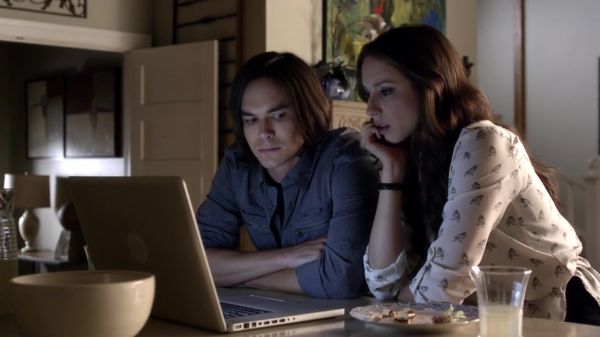 Pretty_Little_Liars_S03E08_BluRay_Rip_720p_Dual_Audio_WWW_TORRENTDOSFILMES_COM_1609.jpg
