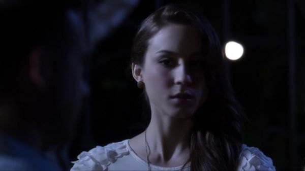 Pretty_Little_Liars_S03E09_BluRay_Rip_720p_Dual_Audio_WWW_TORRENTDOSFILMES_COM_1009.jpg