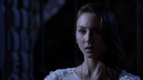 Pretty_Little_Liars_S03E09_BluRay_Rip_720p_Dual_Audio_WWW_TORRENTDOSFILMES_COM_1012.jpg