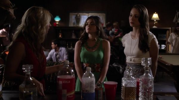 Pretty_Little_Liars_S03E09_BluRay_Rip_720p_Dual_Audio_WWW_TORRENTDOSFILMES_COM_1151.jpg