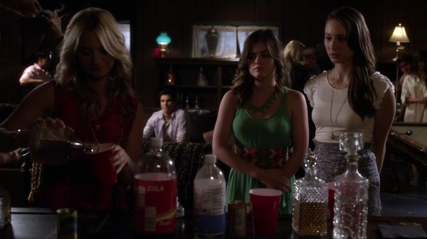 Pretty_Little_Liars_S03E09_BluRay_Rip_720p_Dual_Audio_WWW_TORRENTDOSFILMES_COM_1165.jpg