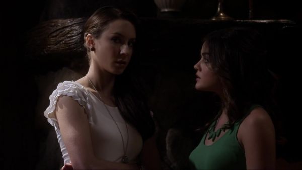 Pretty_Little_Liars_S03E09_BluRay_Rip_720p_Dual_Audio_WWW_TORRENTDOSFILMES_COM_1342.jpg