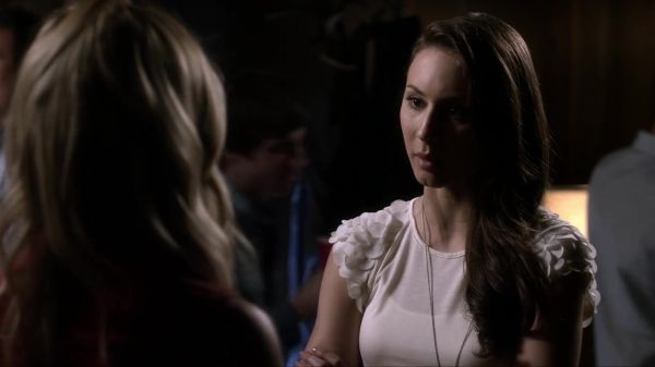 Pretty_Little_Liars_S03E09_BluRay_Rip_720p_Dual_Audio_WWW_TORRENTDOSFILMES_COM_1990.jpg