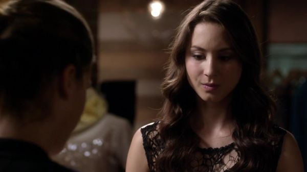 Pretty_Little_Liars_S03E11_BluRay_Rip_720p_Dual_Audio_WWW_TORRENTDOSFILMES_COM_1962.jpg