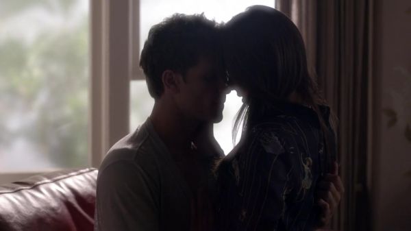 Pretty_Little_Liars_S03E12_BluRay_Rip_720p_Dual_Audio_WWW_TORRENTDOSFILMES_COM_1283.jpg