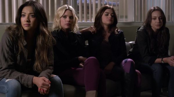 Pretty_Little_Liars_S03E12_BluRay_Rip_720p_Dual_Audio_WWW_TORRENTDOSFILMES_COM_2455.jpg