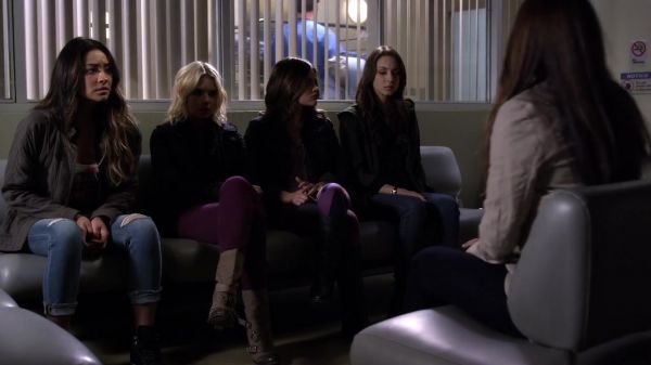 Pretty_Little_Liars_S03E12_BluRay_Rip_720p_Dual_Audio_WWW_TORRENTDOSFILMES_COM_2480.jpg